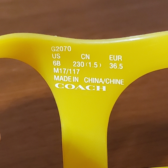 Coach flower jelly sandals 6 NWOT - Picture 3 of 13